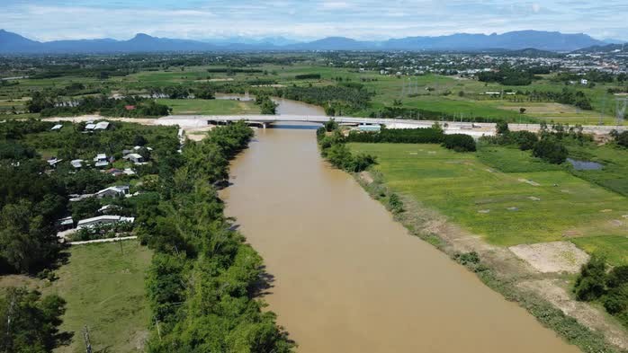 Dự án cầu Quảng Đà bắc qua sông Yên, nối tỉnh Quảng Nam với TP Đà Nẵng trước kia, nay đều là TP Đà Nẵng
