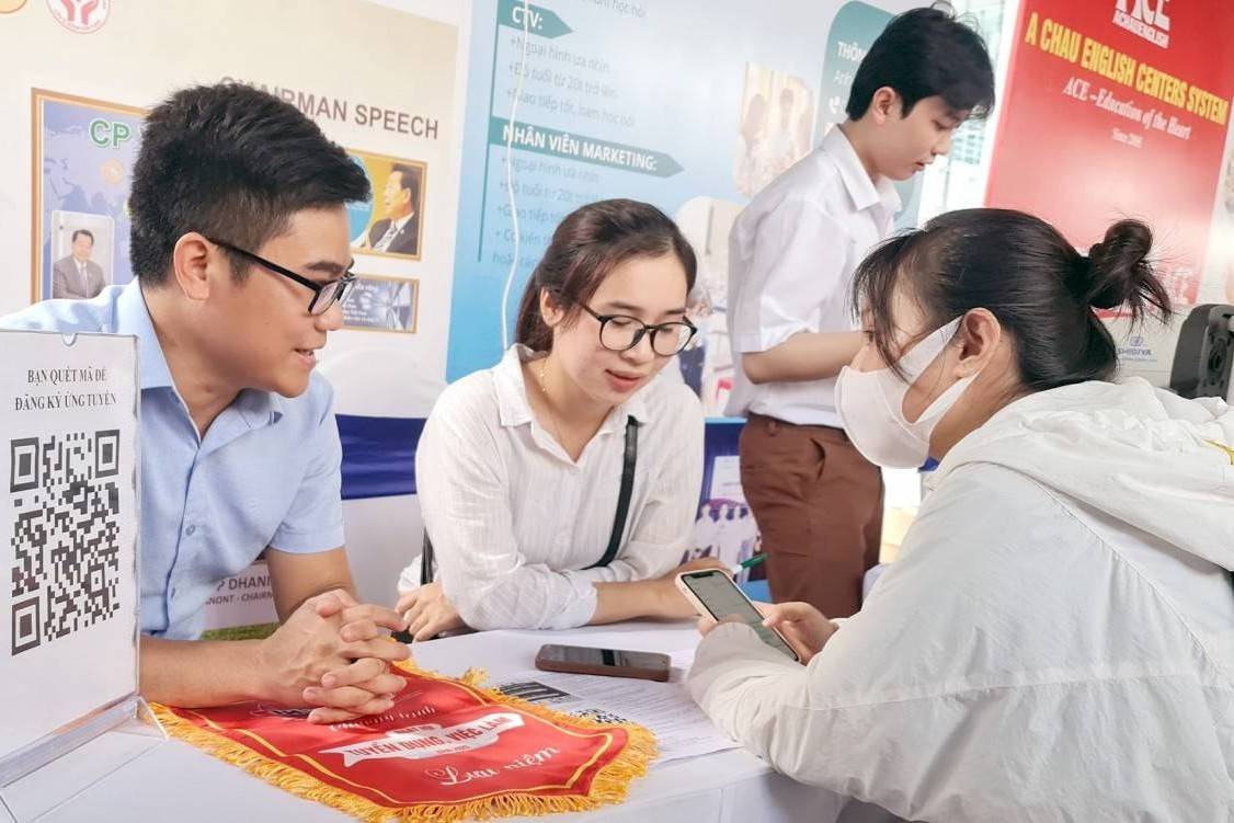 Thị trường lao động nửa đầu năm: Hơn 875.000 lượt người được giới thiệu việc làm