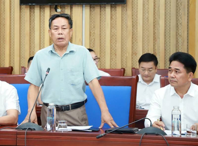 Phó Chủ tịch Hội Doanh nghiệp Cựu chiến binh Nghệ An Thái Đại Phong nêu ý kiến tại cuộc họp 