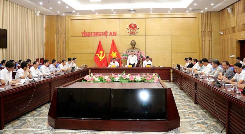 Lãnh đạo UBND tỉnh Nghệ An họp giao ban vớivới Hiệp hội doanh nghiệp và các Hội doanh nghiệp