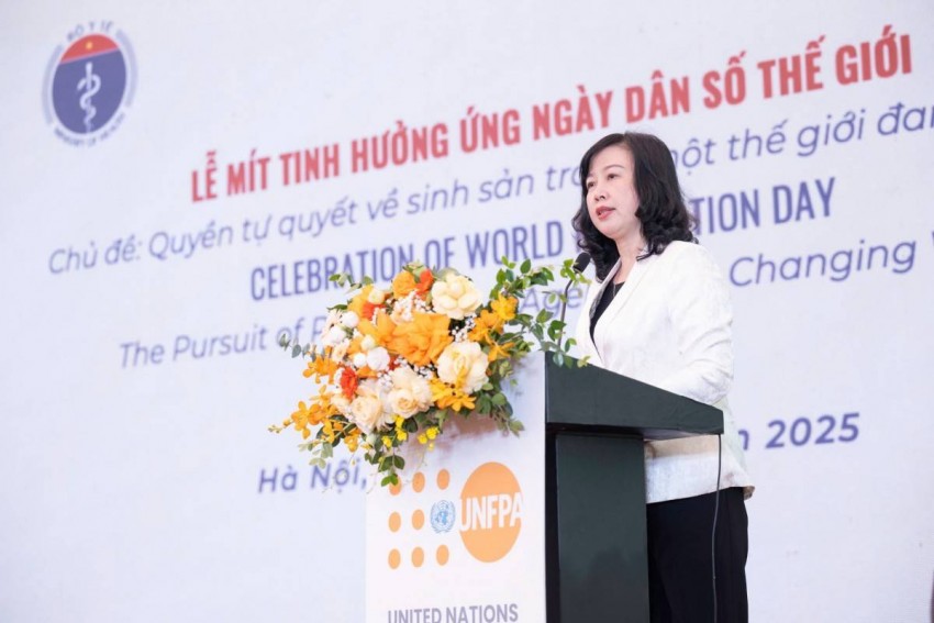 Việt Nam đổi mới chính sách dân số: Trao quyền và phát triển bền vững