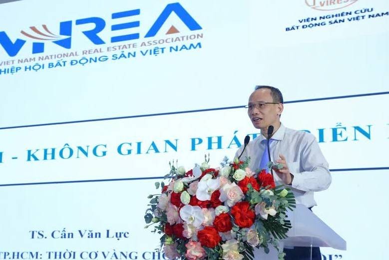 TS. Cấn Văn Lực: TP. Hồ Chí Minh là siêu đô thị "lớn nhưng còn nghèo", cần lối đi riêng