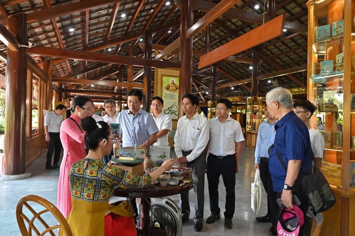 Phó Chủ tịch UBND tỉnh Khánh Hòa khảo sát thực tế nhiều điểm du lịch tại Nha Trang Phó Chủ tịch UBND tỉnh Khánh Hòa khảo sát thực tế nhiều điểm du lịch tại Nha Trang
