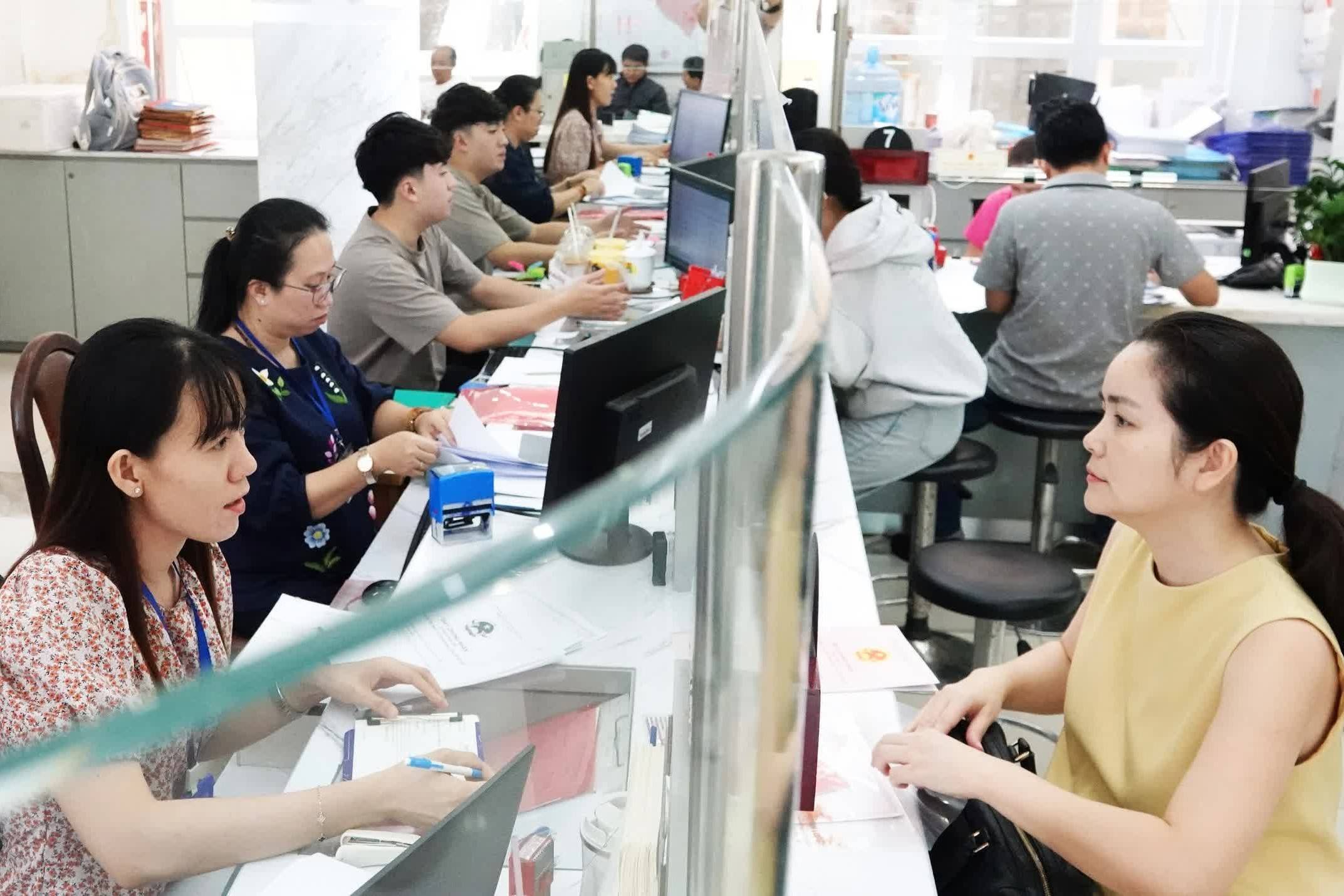 Bộ Tài chính đề xuất miễn thuế thu nhập doanh nghiệp cho hộ cá nhân kinh doanh chuyển đổi