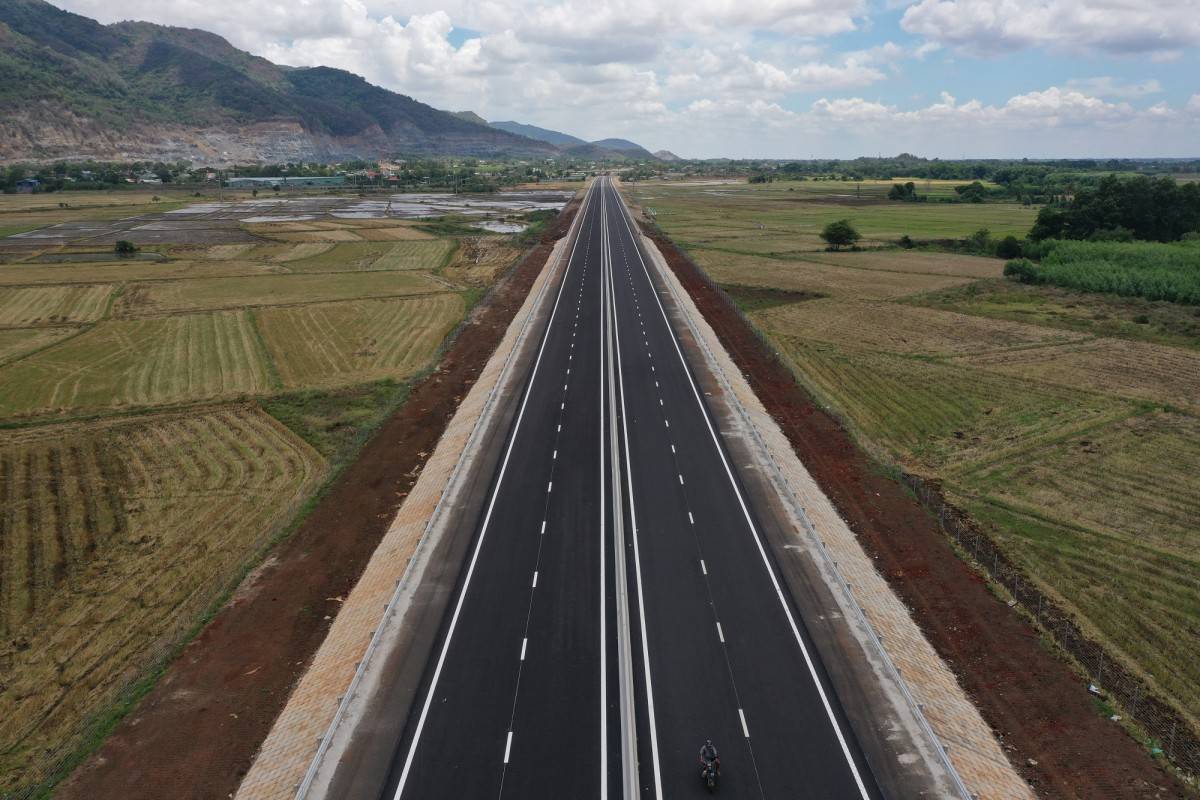Cao tốc Biên Hòa – Vũng Tàu rút ngắn thời gian từ trung tâm TP.HCM còn khoảng 60 phút, từ sân bay Long Thành tới Vũng Tàu khoảng 30 phút