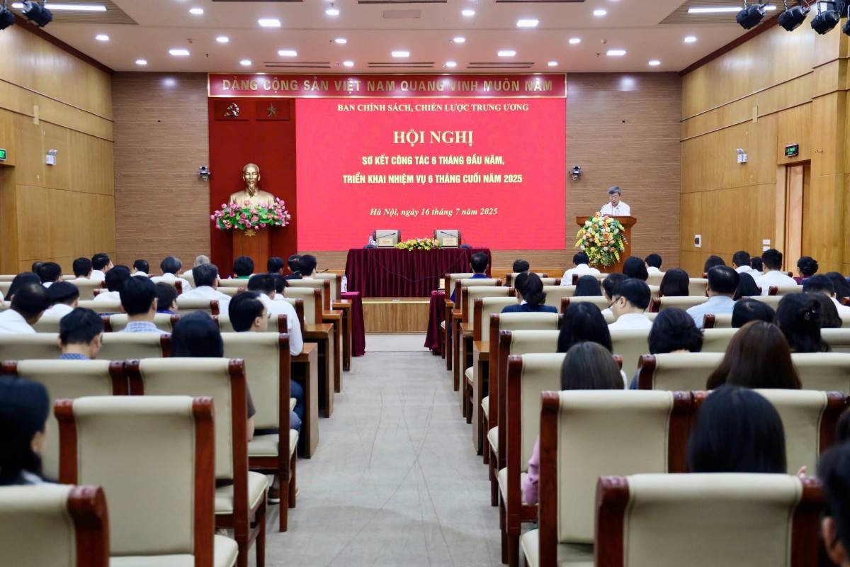 Ban Chính sách, chiến lược Trung ương sơ kết công tác 6 tháng đầu năm Ban Chính sách, chiến lược Trung ương sơ kết công tác 6 tháng đầu năm