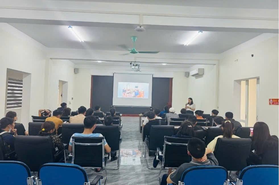 Hoạt động Sàn Giao dịch việc làm cố định vào sáng thứ 2 hàng tuần