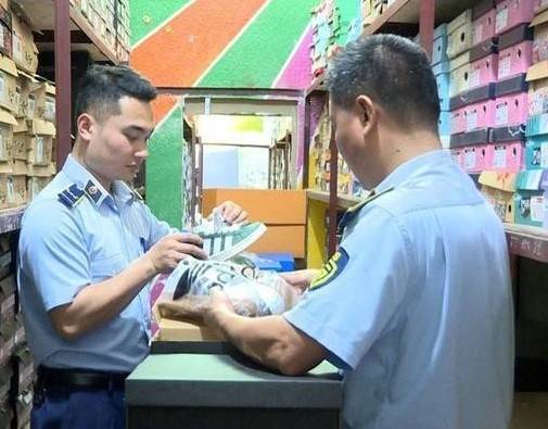 Quản lý thị trường Thanh Hóa: Tổng tiến công "dẹp loạn" thị trường hàng giả