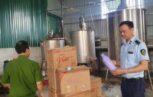 Phanh phui "công xưởng" hàng giả ở Hưng Yên, giám đốc đối mặt án hình sự