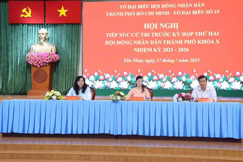 Tổ Đại biểu HĐND (đơn vị số 19) tiếp xúc cử tri 7 xã khu vực phía Tây TP