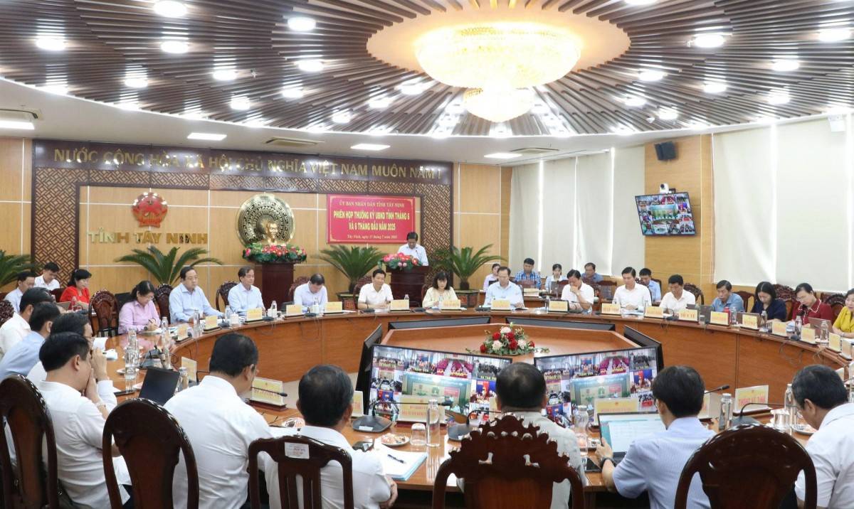 Toàn cảnh phiên họp thường kỳ  tháng 6 và 6 tháng đầu năm 2025