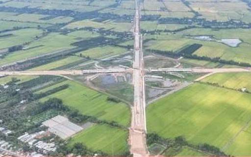 Chủ tịch UBND tỉnh Cà Mau: Cà Mau phải tăng trưởng 8,8% trong 6 tháng cuối năm 2025