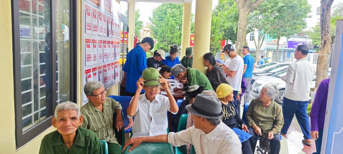 Trung tâm Phục vụ Hành chính công xã Như Thanh (Thanh Hóa): “Làm ngày không đủ, tranh thủ làm đêm” vì lợi ích của nhân dân