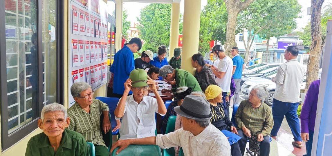 Trung tâm Phục vụ Hành chính công xã Như Thanh (Thanh Hóa): “Làm ngày không đủ, tranh thủ làm đêm” vì lợi ích của nhân dân