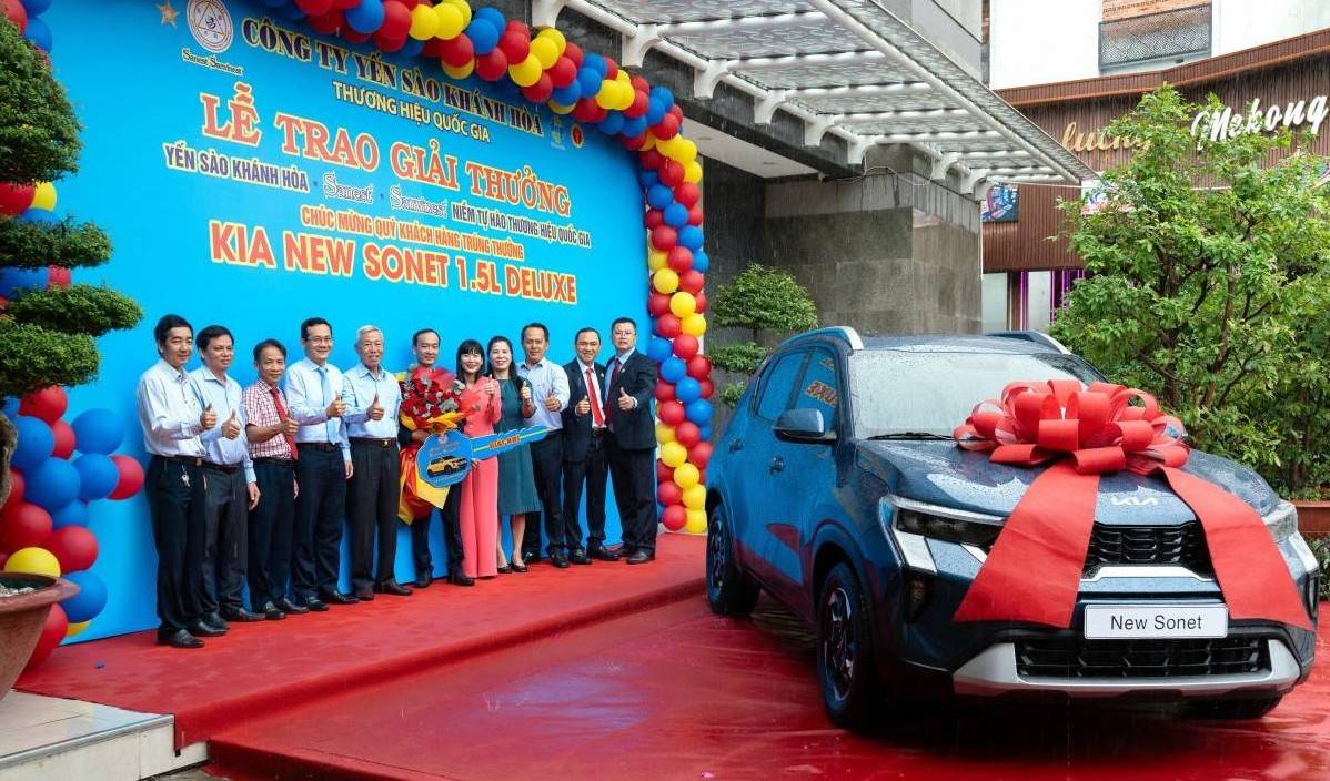 Khách hàng trúng thưởng  ô tô Kia New Sonet 1.5L Deluxe 2025