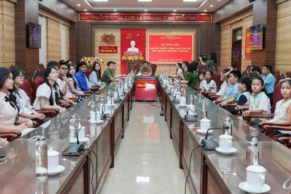 Quảng Trị: Khi chiến sĩ Công an trở thành “người thầy” của những mùa hè xanh
