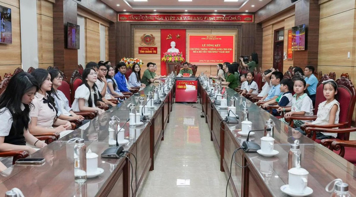 Quảng Trị: Khi chiến sĩ Công an trở thành “người thầy” của những mùa hè xanh