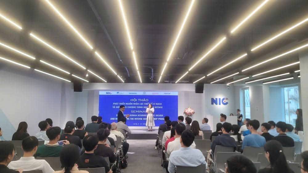 Phát triển nguồn nhân lực bán dẫn: Tận dụng thế mạnh của mô hình hợp tác “ba nhà” Phát triển nguồn nhân lực bán dẫn: Tận dụng thế mạnh của mô hình hợp tác “ba nhà”