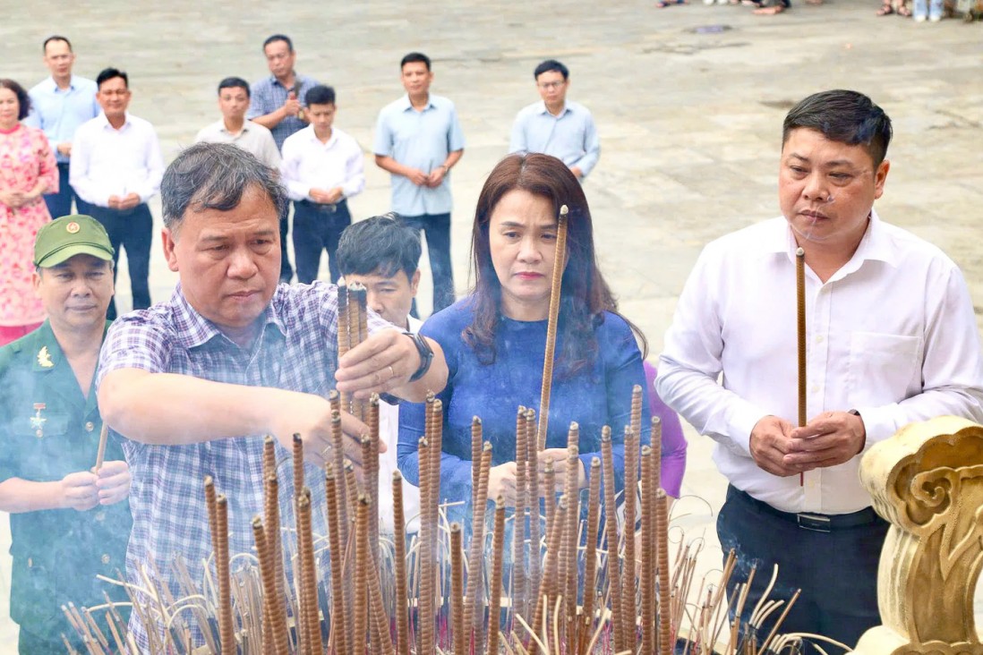Ủy ban Kiểm tra Trung ương tưởng niệm liệt sĩ tại mảnh đất lửa Quảng Trị