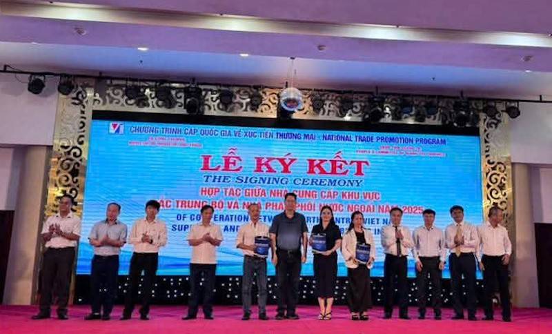 Doanh nghiệp Nghệ An ký kết hợp tác tại Hội nghị kết nối giao thương giữa các nhà cung cấp khu vực Bắc Trung Bộ với các nhà phân phối nước ngoài tại tỉnh Quảng Trị năm 2025 Doanh nghiệp Nghệ An ký kết hợp tác tại Hội nghị kết nối giao thương giữa các nhà cung cấp khu vực Bắc Trung Bộ với các nhà phân phối nước ngoài tại tỉnh Quảng Trị năm 2025