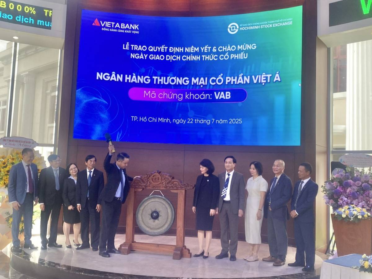 Cổ phiếu VAB chính thức lên sàn HOSE, tăng hơn 15% ngay khi giao dịch