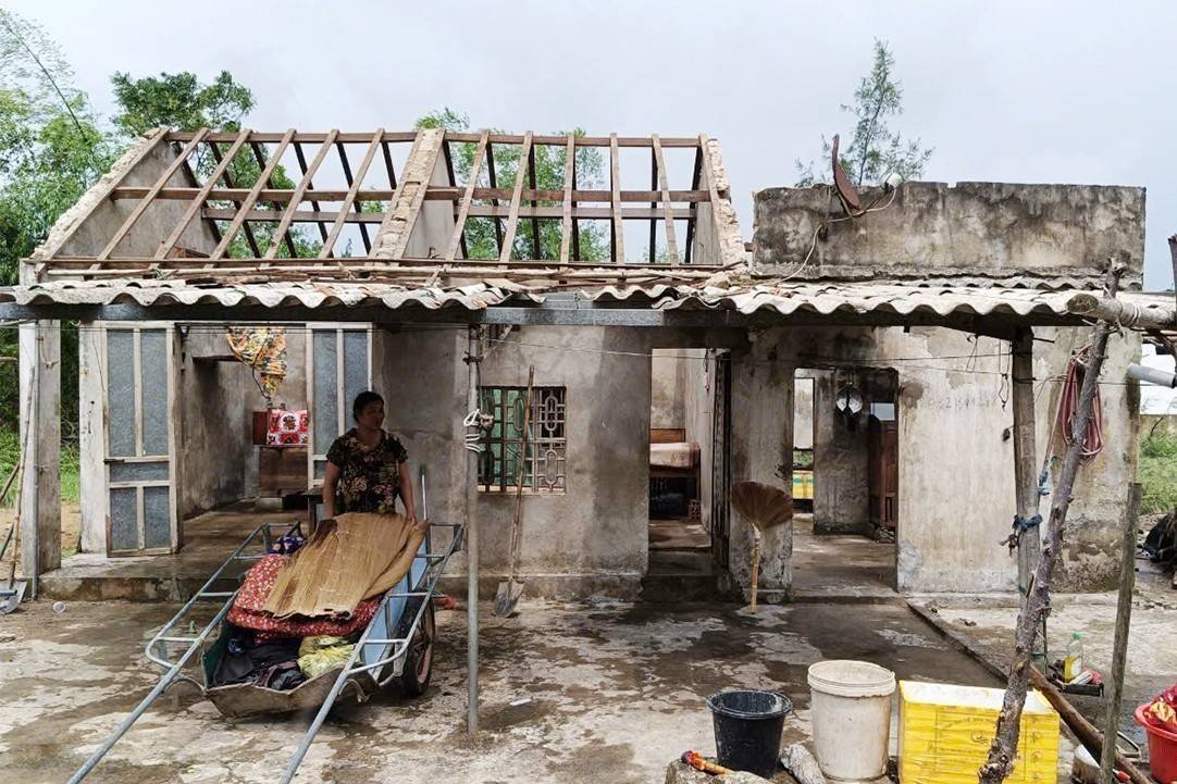 Bão số 3 gây thiệt hại nặng ở Hà Tĩnh: Hơn 200 ngôi nhà bị tốc mái