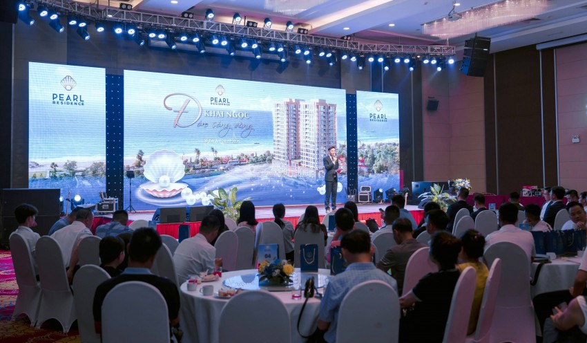 Đông đảo khách hàng và nhà đầu tư tham dự sự kiện “Khai ngọc – Đón sóng vàng”. Căn hộ cao cấp Pearl Residence: Khơi mạch sống sang giữa sóng vàng biển ngọc