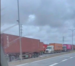 Cảng HATECO (Lạch Huyện) ùn tắc  khó khăn cho logistics, tiềm ẩn nhiều rủi ro  an toàn giao thông