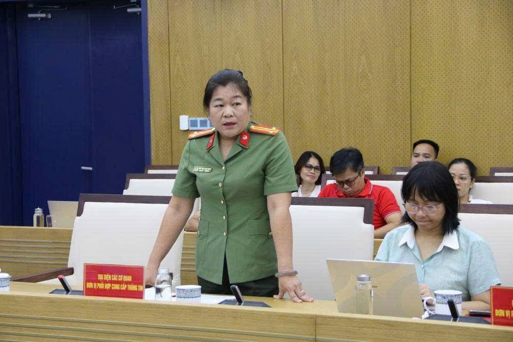 đại diện Công an TP Hải Phòng đã báo cáo kết quả triển khai các hoạt động kỷ niệm 80 năm Ngày truyền thống Công an nhân dân Việt Nam (19/8/1945 - 19/8/2025) và 20 năm Ngày hội toàn dân bảo vệ an ninh Tổ quốc (19/8/2005 - 19/8/2025)