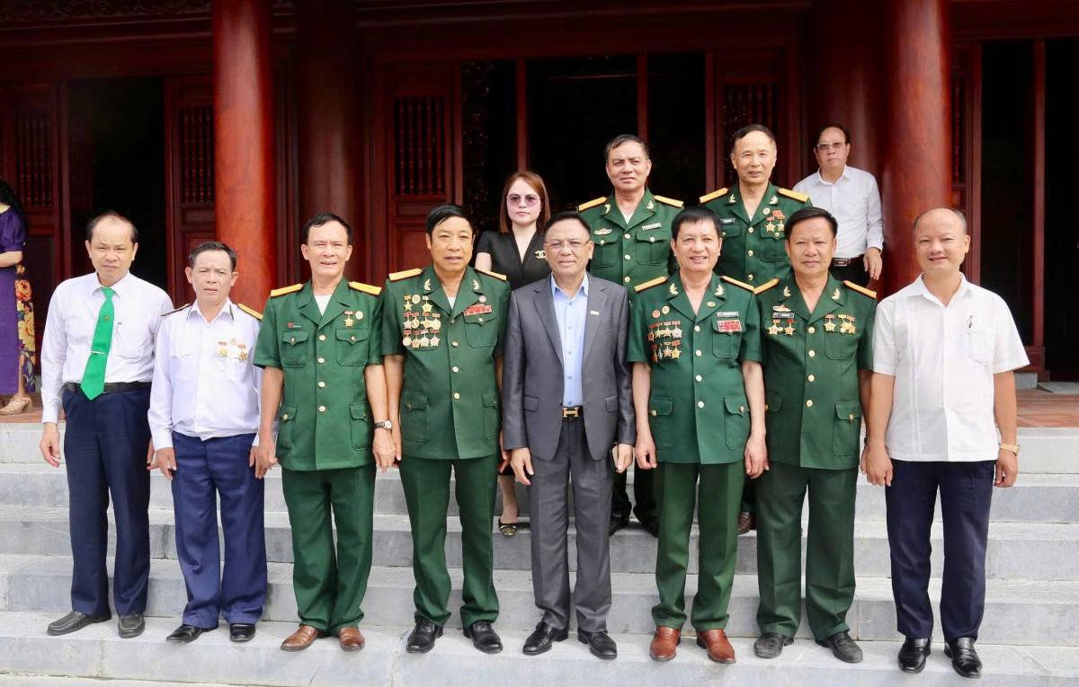 Doanh nhân Thanh Hoá dâng hương tưởng nhớ các anh hùng liệt sỹ