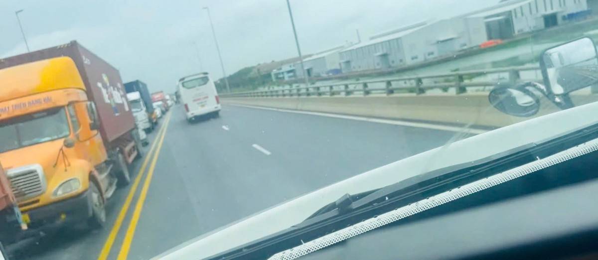 Cảng HATECO (Lạch Huyện) ùn tắc  khó khăn cho logistics, tiềm ẩn nhiều rủi ro  an toàn giao thông