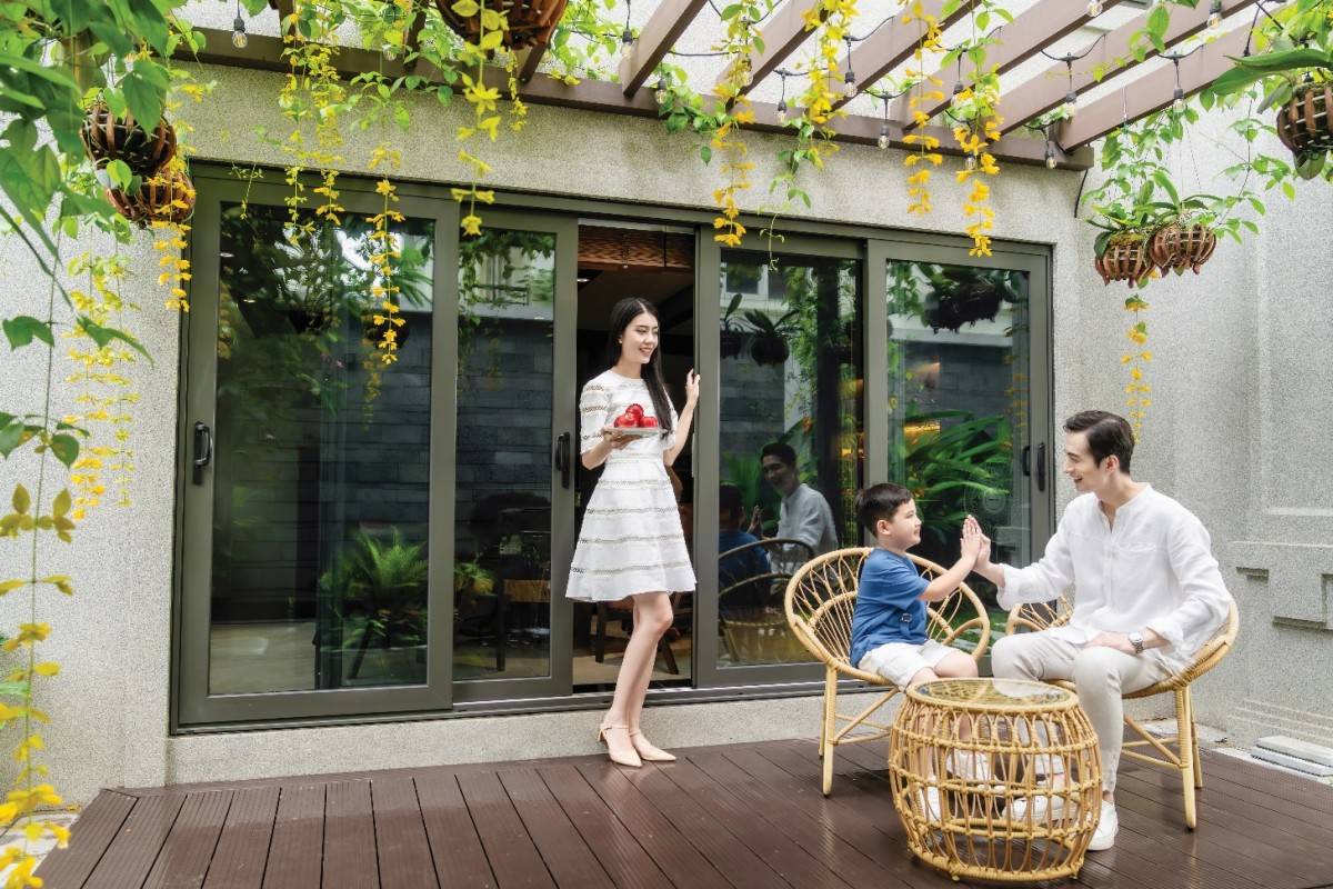 Cửa nhôm cao cấp Eurowindow bảo vệ ngôi nhà trong mọi điều kiện thời tiết. Cửa nhôm cao cấp Eurowindow bảo vệ ngôi nhà trong mọi điều kiện thời tiết.