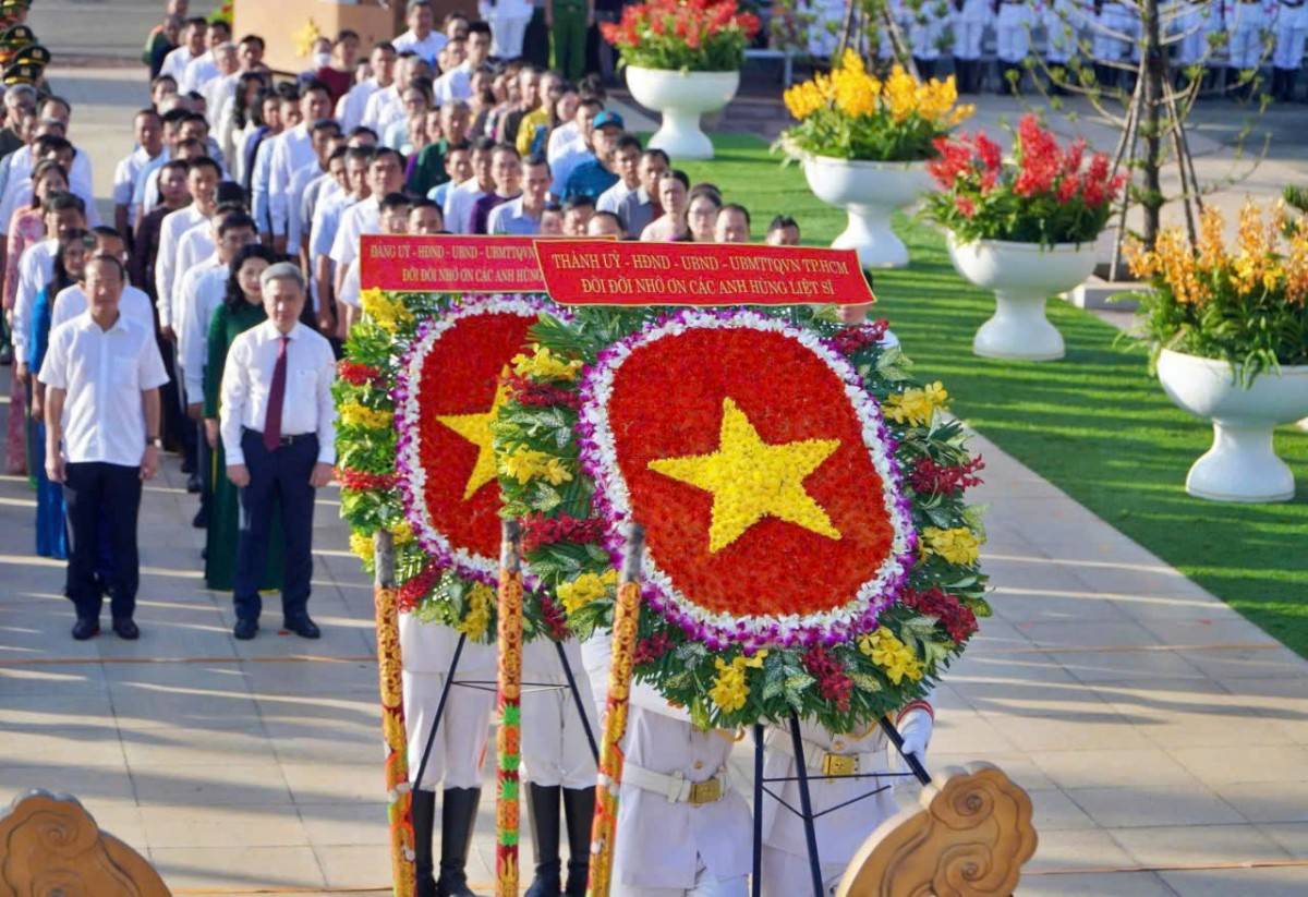 Lãnh đạo TP. Hồ Chí Minh dâng hương viếng nghĩa trang liệt sĩ Bà Rịa- Vũng Tàu