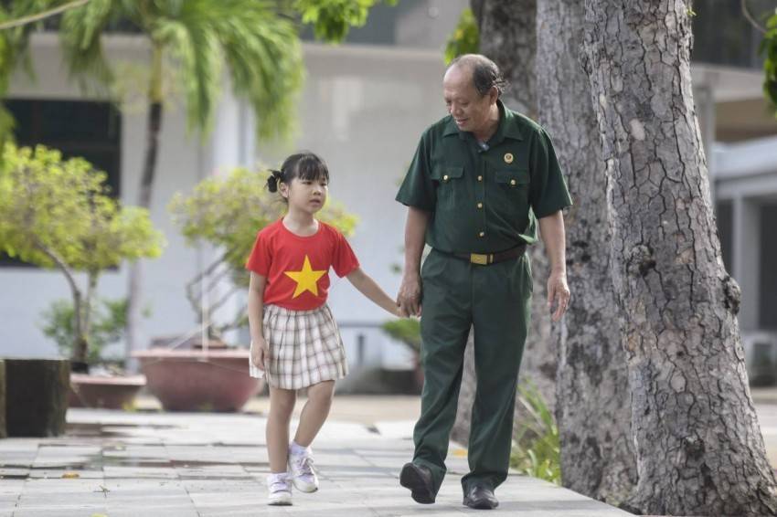 Những bức tranh "viết tiếp câu chuyện hòa bình" từ Vinamilk: Khi lòng biết ơn được vẽ thành hình