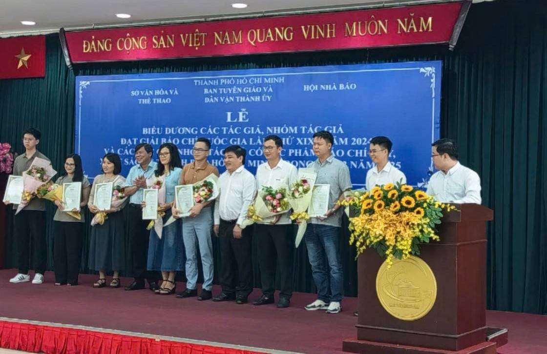 TP. Hồ Chí Minh trao thưởng 70 tác phẩm báo chí xuất sắc quý II/2025 TP. Hồ Chí Minh trao thưởng 70 tác phẩm báo chí xuất sắc quý II/2025