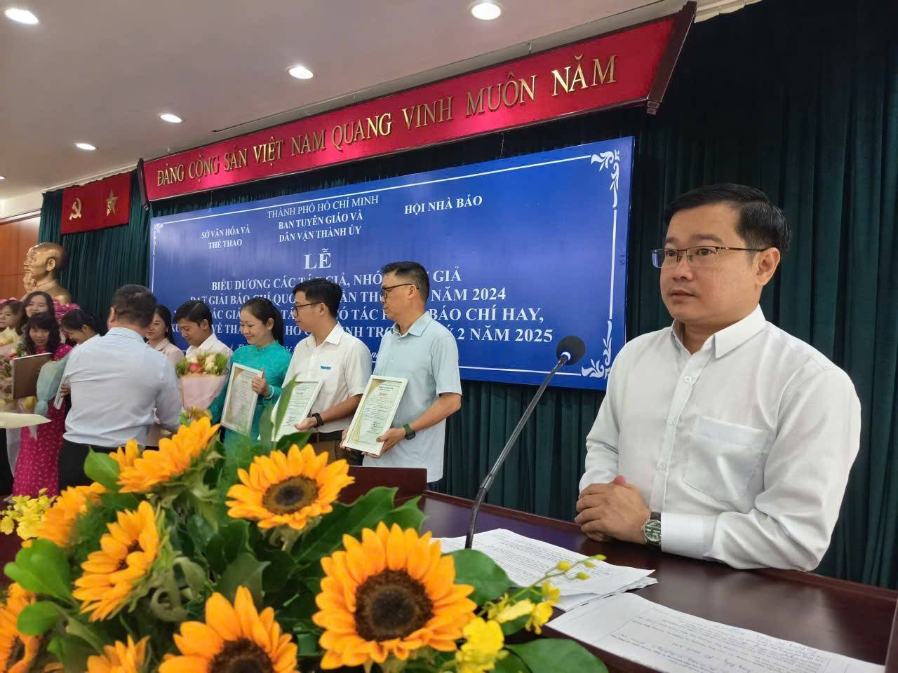 TP. Hồ Chí Minh trao thưởng 70 tác phẩm báo chí xuất sắc quý II/2025 TP. Hồ Chí Minh trao thưởng 70 tác phẩm báo chí xuất sắc quý II/2025