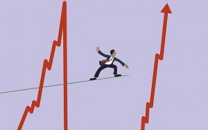 Những cổ phiếu có đồ thị hình "cây thông", đưa nhà đầu tư như "đi tàu lượn"