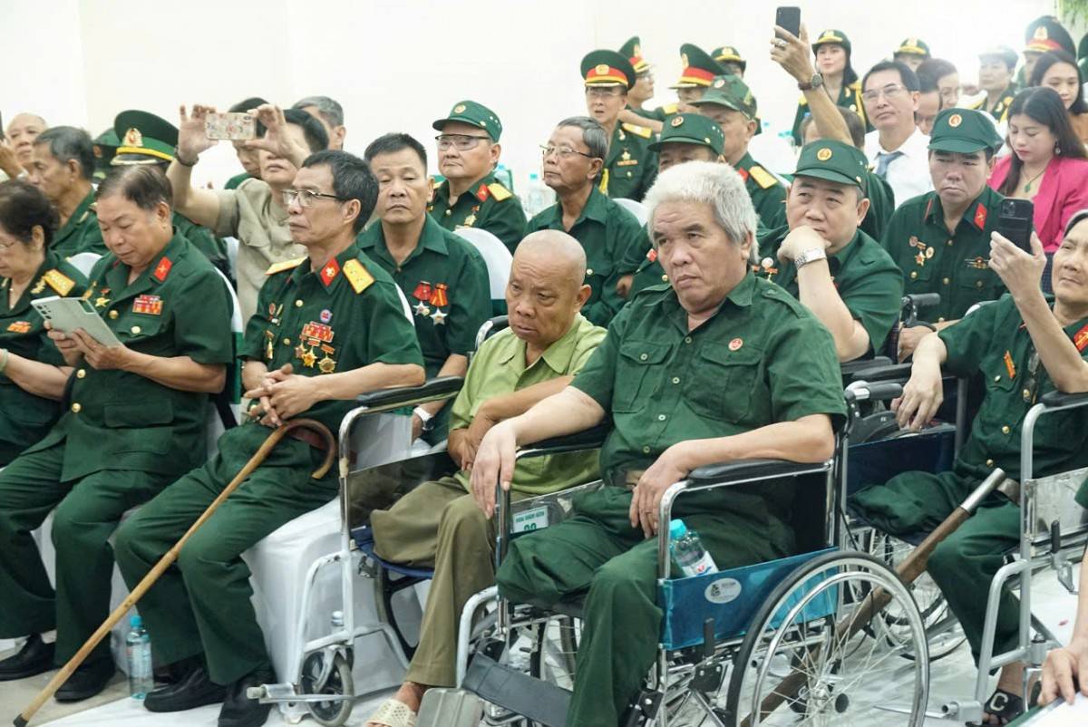 “Cha trở về qua trang sổ tay cũ” và những giọt nước mắt tri ân ngày 27/7