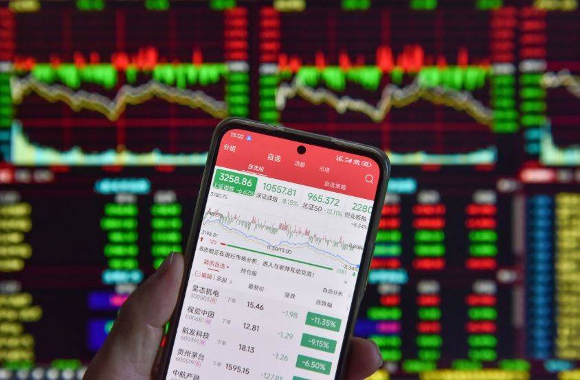 VN-Index lập đỉnh lịch sử 1.552 điểm òng tiền bùng nổ, chờ nhịp điều chỉnh VN-Index lập đỉnh lịch sử 1.552 điểm dòng tiền bùng nổ, chờ nhịp điều chỉnh