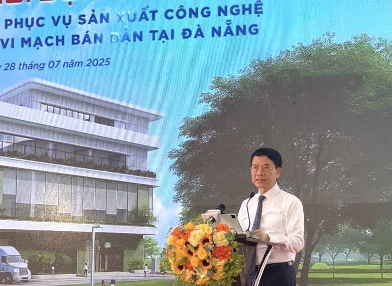 Bộ trưởng Bộ Khoa học và Công nghệ Nguyễn Mạnh Hùng phát biểu tại buổi lr=ễ khởi động dự án.