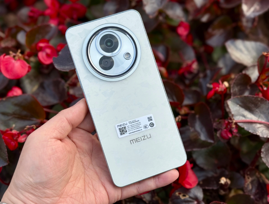 Smartphone giá rẻ, cấu hình cao: Lợi thế hay bẫy thị phần?