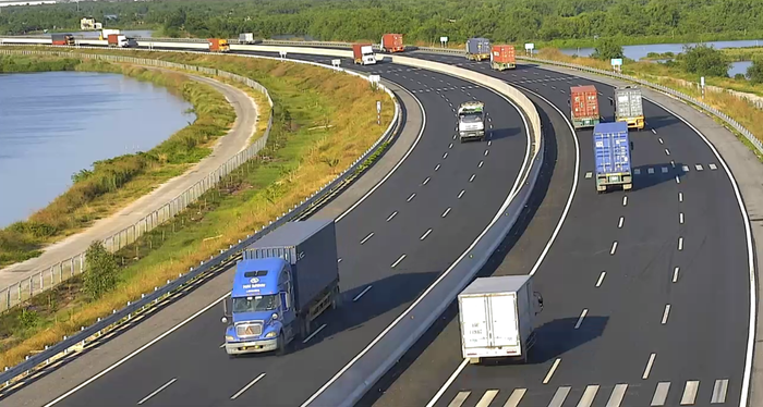 Bộ Công an đề xuất bỏ giới hạn 48 giờ lái xe/tuần