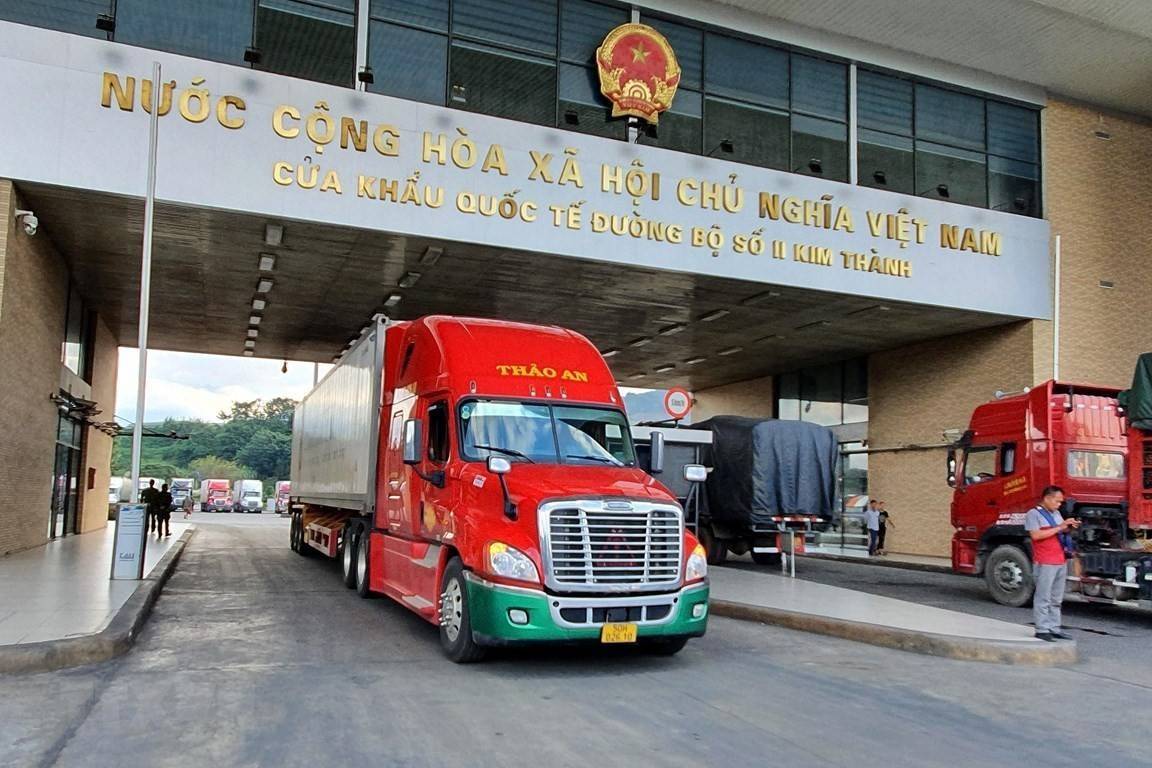 Vận tải đường bộ tăng trưởng mạnh nhưng vẫn còn nhiều điểm nghẽn