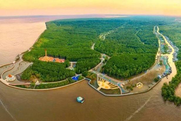 Dịch vụ phát triển mạnh, Cà Mau kỳ vọng bứt phá phát triển kinh tế cuối năm 2025