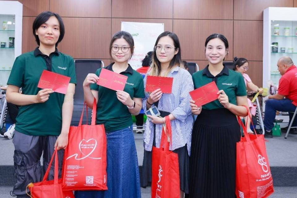 286 đơn vị máu được tiếp nhận tại ngày hiến máu tình nguyện 2025 của Herbalife Việt Nam
