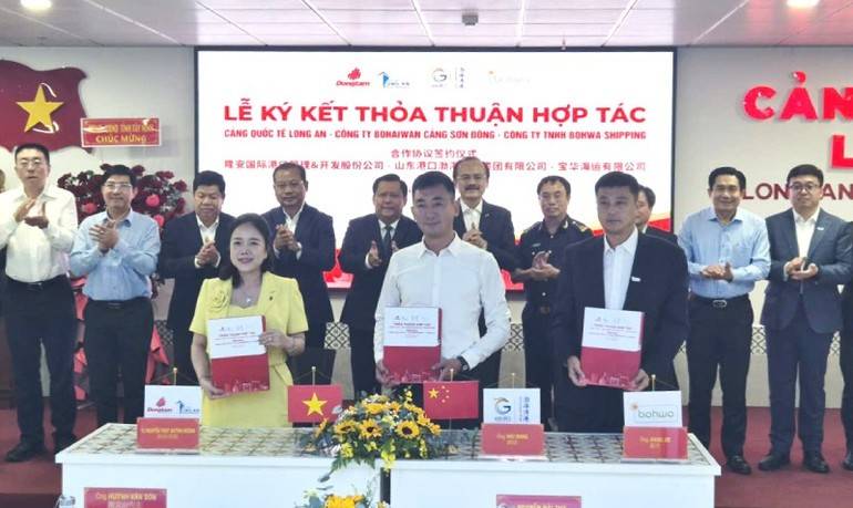 Cảng quốc tế Long An ký kết hợp tác chiến lược với đối tác Trung Quốc Cảng quốc tế Long An ký kết hợp tác chiến lược với đối tác Trung Quốc