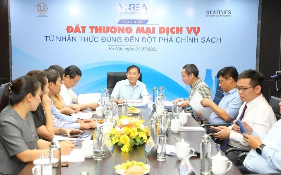 GS. TS Hoàng Văn Cường: Đất thương mại dịch vụ thậm chí còn quan trọng hơn đất ở