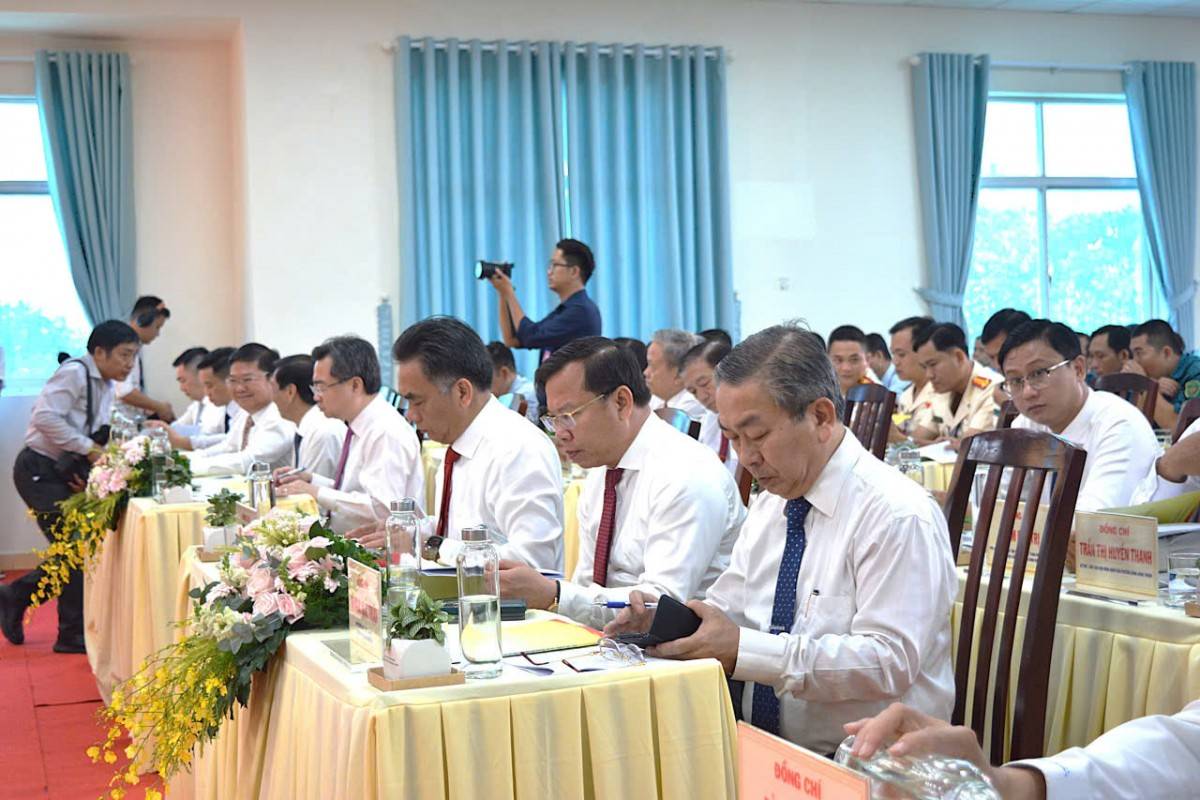 Lãnh đạo UBND TPHCM, sở ban ngành và thành viên Tổ công tác số 1 Ban Chỉ đạo đại hội của Thành ủy TPHCM đến dự