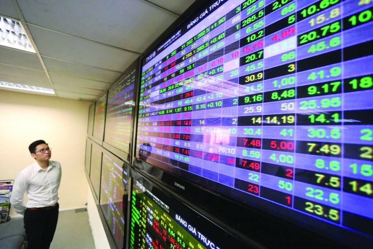 Thị trường chứng khoán đón sóng tăng trưởng từ doanh nghiệp đầu ngành