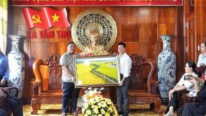 Xã Tân Trụ (Tây Ninh): Tăng cường đối thoại, đồng hành cùng doanh nghiệp phát triển bền vững